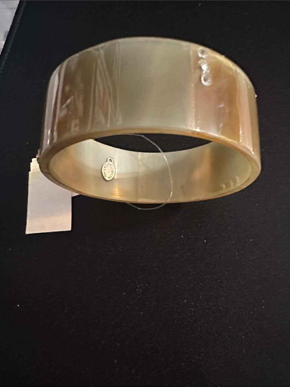 Wide Mother of Pearl Lucite Bangle Bracelet - Creamy Beige
#101